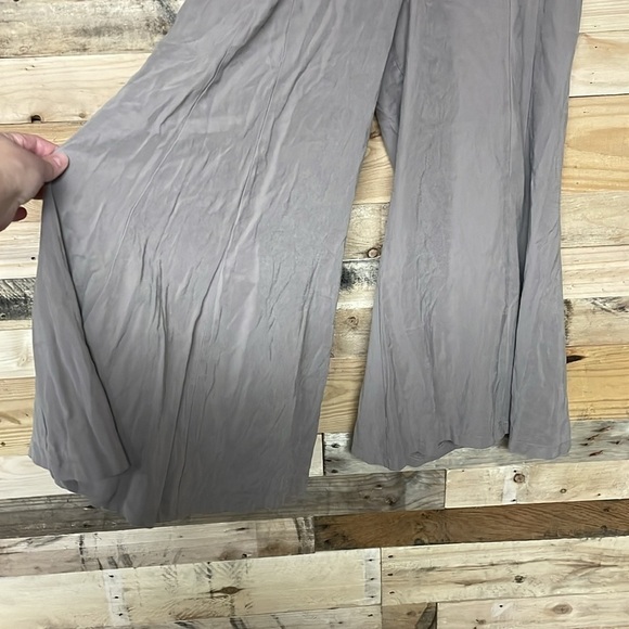 T Tahari size 12 gaucho tan color pants - Picture 2 of 6